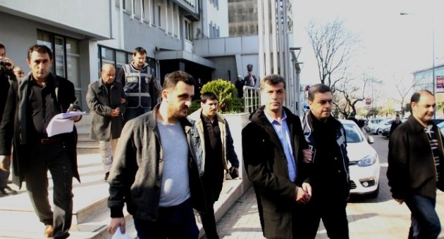Çaldıkları Otomobili İnternet Üzerinden 4 Farklı Kişiye Sattılar