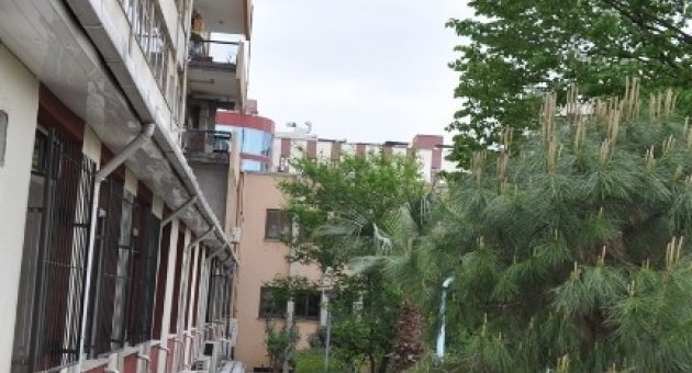 Çalıştığı Hastanenin 5. Katından Ölüme Atladı