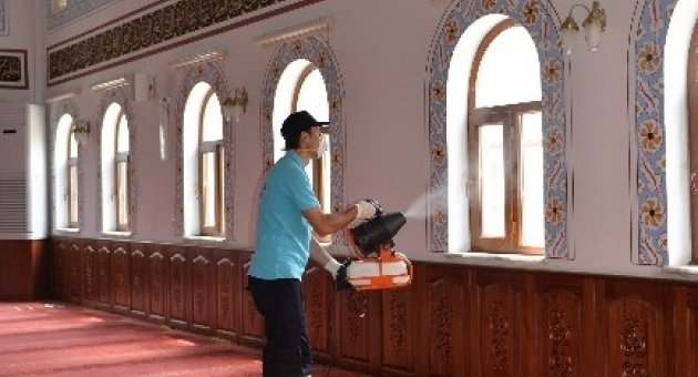 Camiler Dezenfekte Ediliyor