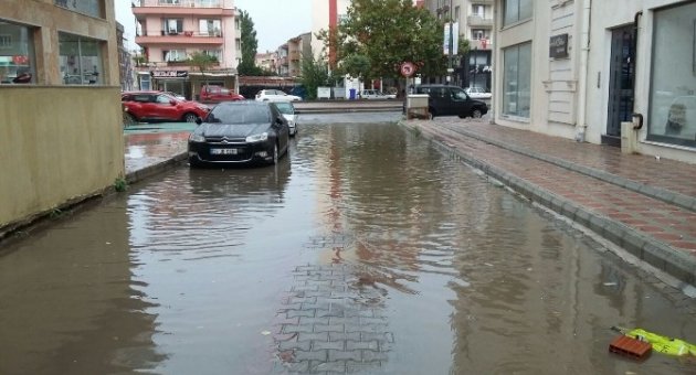 Çanakkale 45 Dakikada Yağmura Teslim Oldu