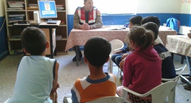 Çanakkale Jandarma Trafik Ekiplerinden Eğitim Seferberliği