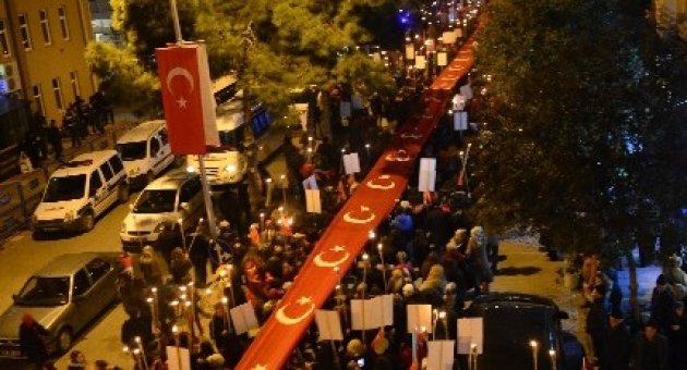 Çanakkale’de 1915 Metrelik Türk Bayrağı
