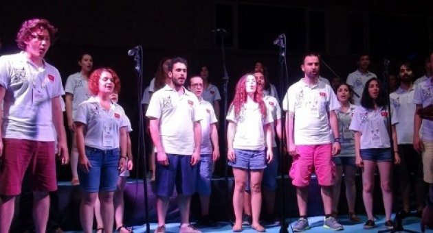 Çanakkale’de Boğaziçi Caz Korosu’ndan Muhteşem Konser