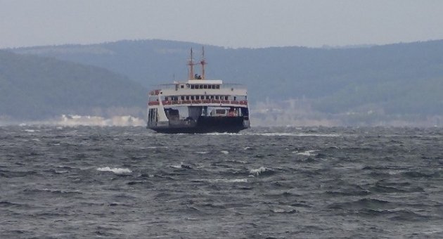 Çanakkale’de Feribot Seferlerine Fırtına Engeli