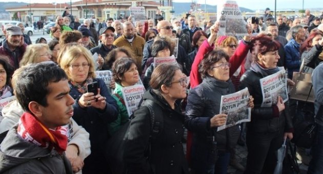 Çanakkale’de Gazeteci Dündar İle Gül’ün Tutuklanma Kararına Tepki