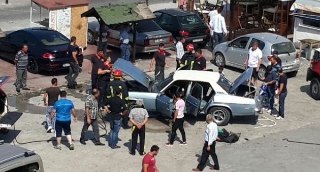 Çanakkale’de Otoparkta Bulunan Araç Alev Aldı