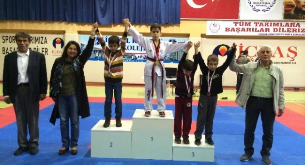 Çanakkaleli Taekwondoculardan Büyük Başarı