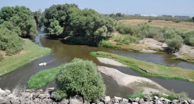 Canbalı Deresi’nde Su Seviyesi Azaldı