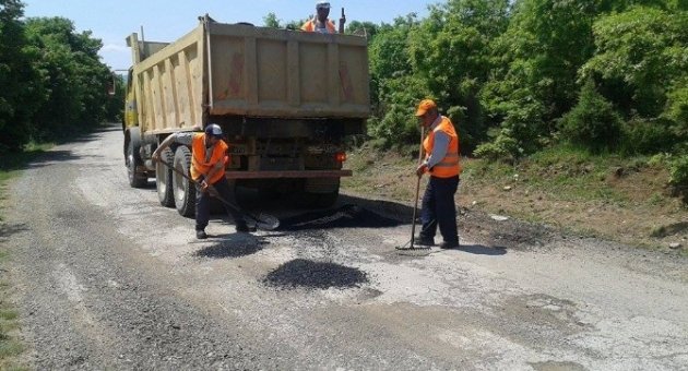 Çan’da Bozuk Yollar Onarılıyor