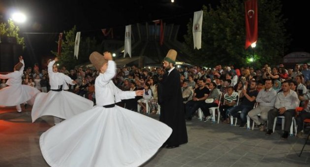 Çan’da Sema Gösterisi İzleyenleri Mest Etti