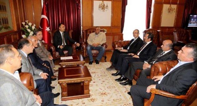Çankırılılar’dan Vali Toprak’a Kaya Tuzu Lambası