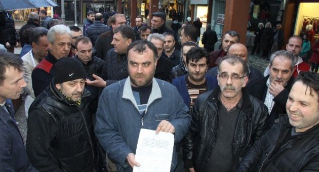 Çarşı Esnafından Kaldırım Teşhir Yasağına Tepki