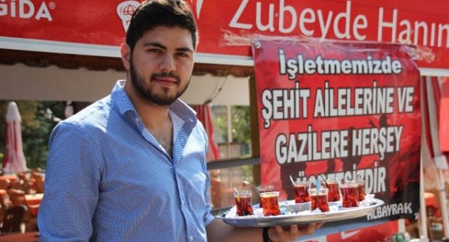 Çay Bahçesinde Şehit Aileleri Ve Gazilere Her Şey Ücretsiz