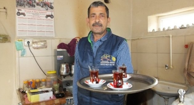 Çayını Beğenmeyenden Para Almıyor