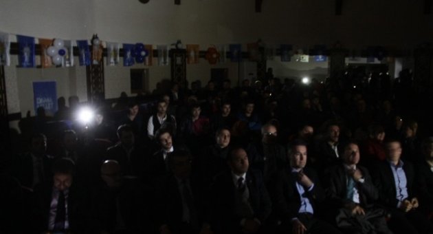 Cep Telefonuyla Kongre Yaptılar
