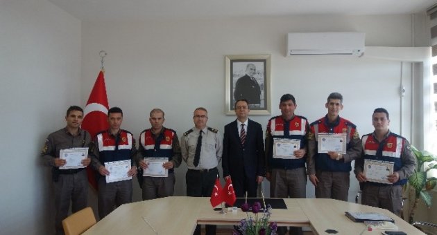 Çerkezköy Kaymakamı Kubilay’dan Komutan Ve Müftüye Başarı Belgesi