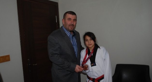 Çerkezköylü İş Adamı Dünya 3’üncüsü Tekvandocuyu Ödüllendirdi