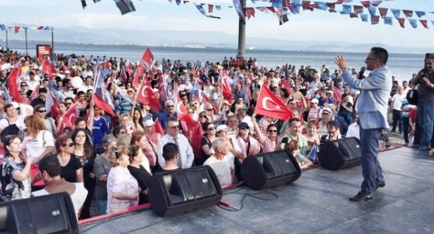 Chp Akçay’da Yürüyüş Ve Miting Yaptı