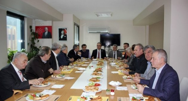 Chp Genel Başkan Yardımcısı Tezcan Eski İl Başkanlarıyla Bir Araya Geldi