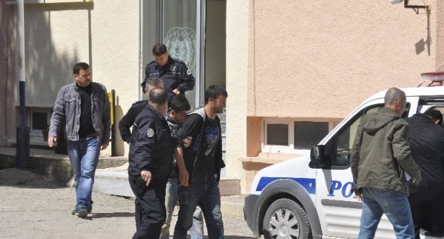 Chp İlçe Başkanın Evine Giren Hırsızlar Suçüstü Yakalandı