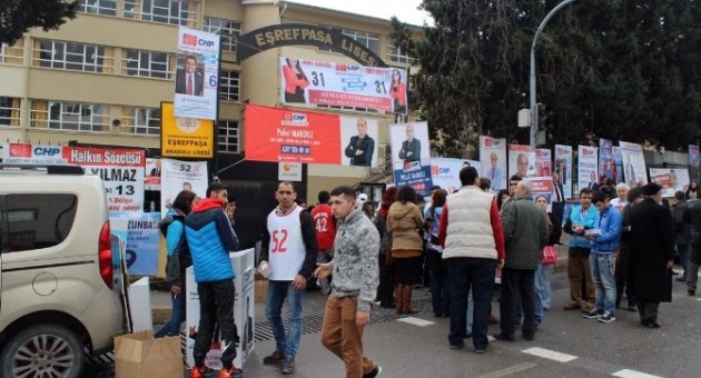 Chp İzmir İl Başkanı Serter Oyunu Kullandı