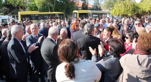 Chp’lilerden 23 Nisan Törenine Katılmayan Valiye Protesto