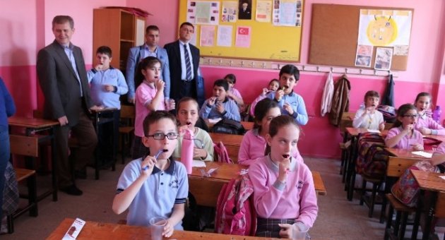 Çiğli’deki İlkokul Öğrencilerinin Diş Sağlığı İkçü’ye Emanet