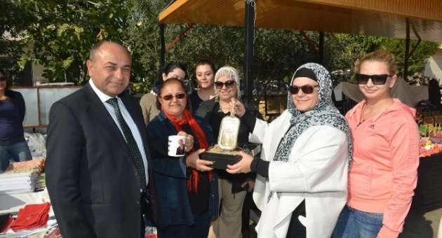 Çiğli’nin İlk Sosyete Pazarı Açıldı