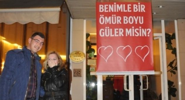 Çılgın Aşıktan İlginç Evlilik Teklifi