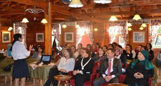 Çocuk Evlerindeki Bakım Personeline Eğitim Verildi