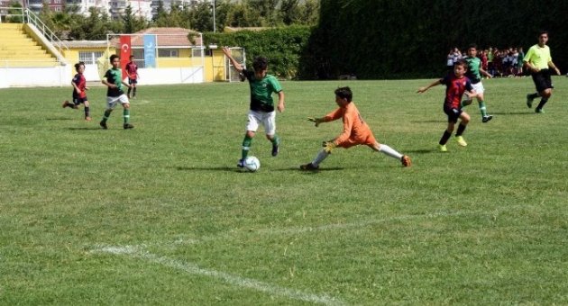 ‘çocuk Futbol Şenliği’nin Şampiyonu Altınordu