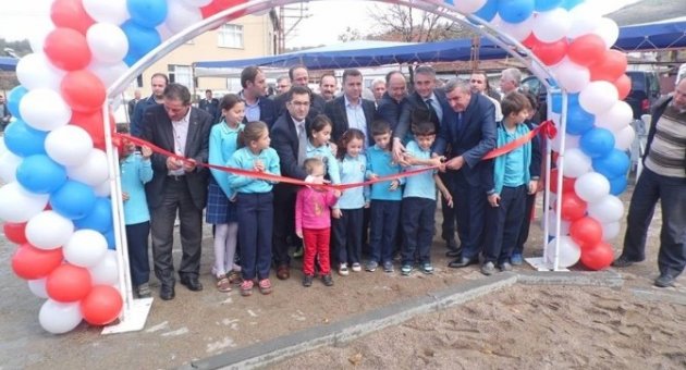 Çomaklı Köyüne Yaptırılan Çocuk Parkı Törenle Hizmete Açıldı