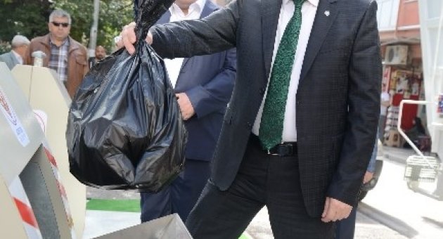Çöp Konteynırları Yer Altına Alındı