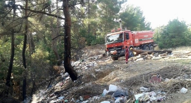 Çöplük Yangını Ormana Sıçramadan Söndürüldü