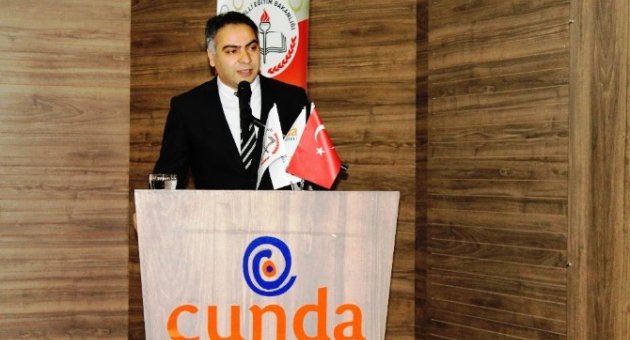 Cunda Uygulama Otelinde Seminerler Sürüyor