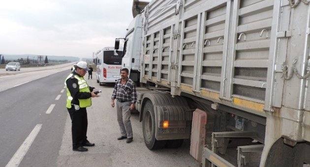 D 110 Karayolunda Kış Lastiği Denetimleri