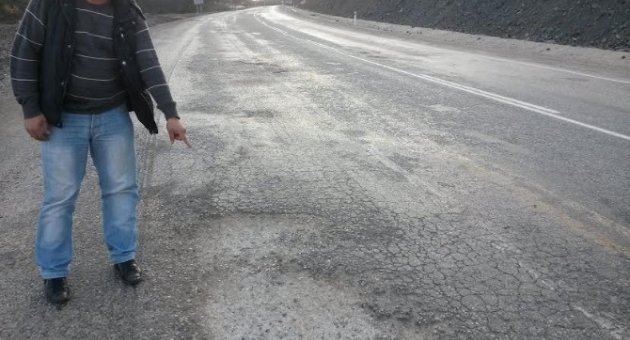 Dağ Yolu Köstebek Yuvasına Döndü