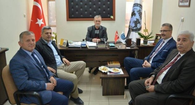 Dayı Karacabey’den 136 Öğrenciye Burs