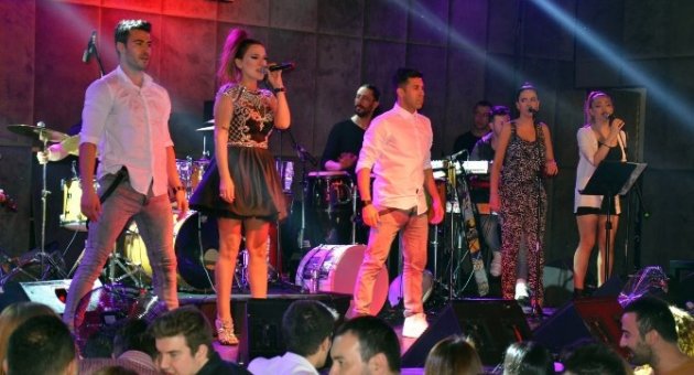 Demet Akalın Bursa’yı Salladı