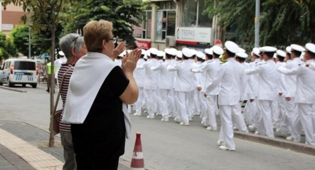 Deniz Harp Okulu Karadeniz Öğrenci Taburu Tekirdağ Sokaklarını İnletti