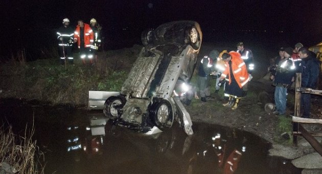 Dereye Uçan Otomobilin Kayıp Sürücüsü Aranıyor