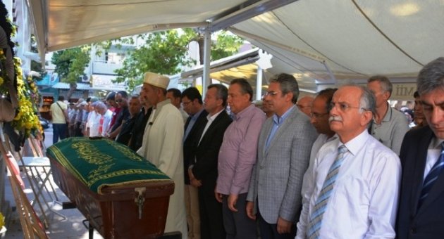Dikili Belediye Başkanı Tosun’un Acı Günü
