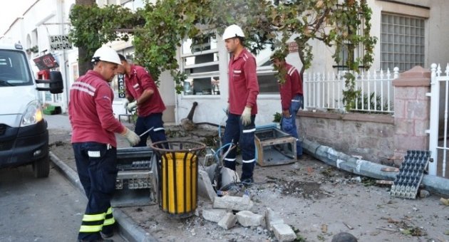 Dikkatsiz Ve Hız Meraklısı Sürücüler Kamu Mallarına Da Zarar Veriyor