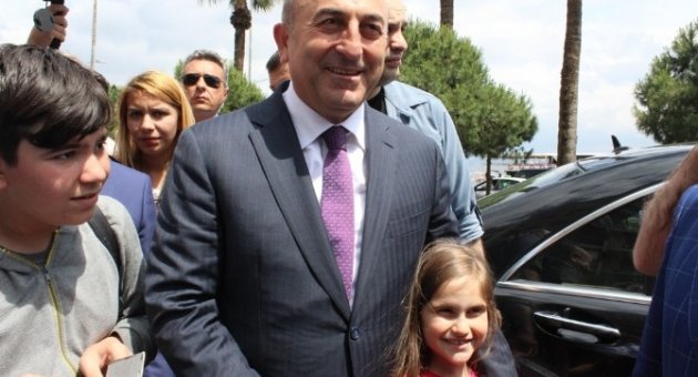 Dışişleri Bakanı Çavuşoğlu’ndan Esnaf Ziyareti