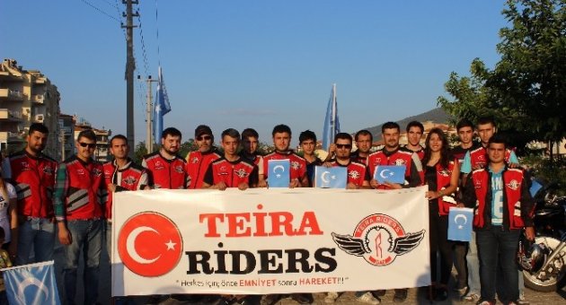 Doğu Türkistan İçin Kortej