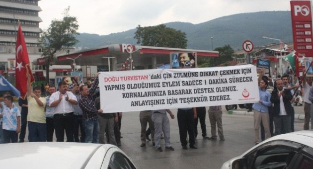 Doğu Türkistan İçin Yol Kapattılar