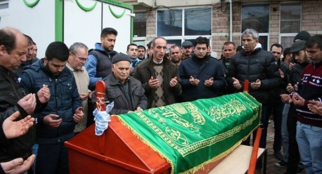 Doğum Gününde Toprağa Verildi