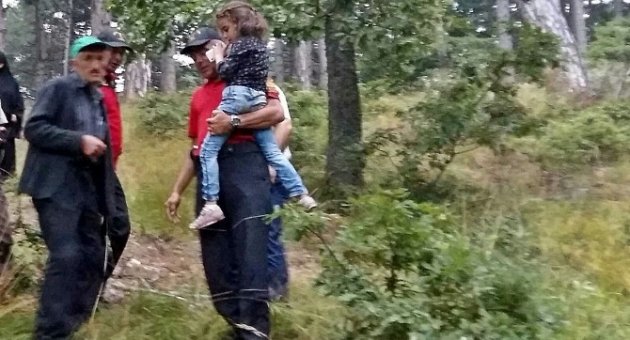 Dolaşmak İsterken Kaybolan 3 Kişiyi Jandarma Kurtardı