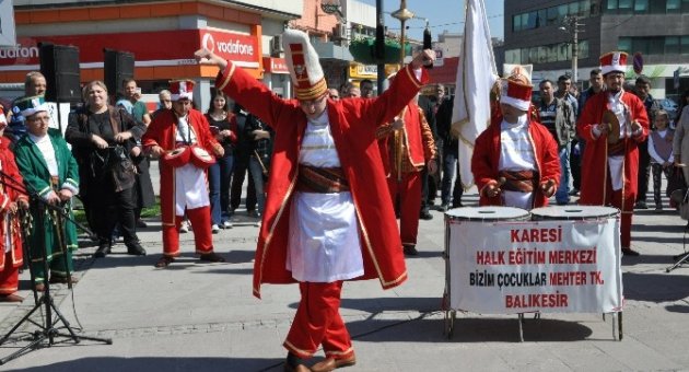 Down Sendromlu Gençlerden Mehter Gösterisi