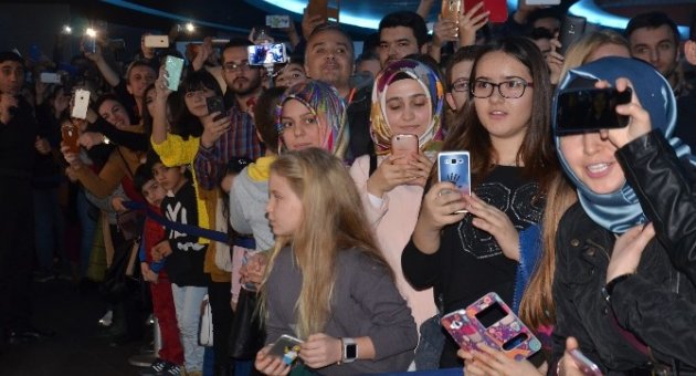 ’düğün Dernek 2: Sünnet’ Filminin Oyuncuları Bursa’da